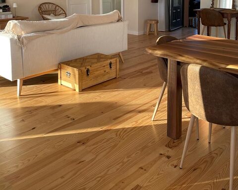 Parquet petits nœuds pin maritime