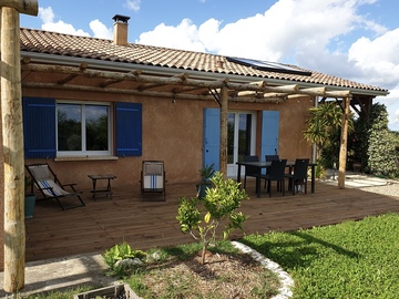 Pergola en bois + lames de terrasse en pin